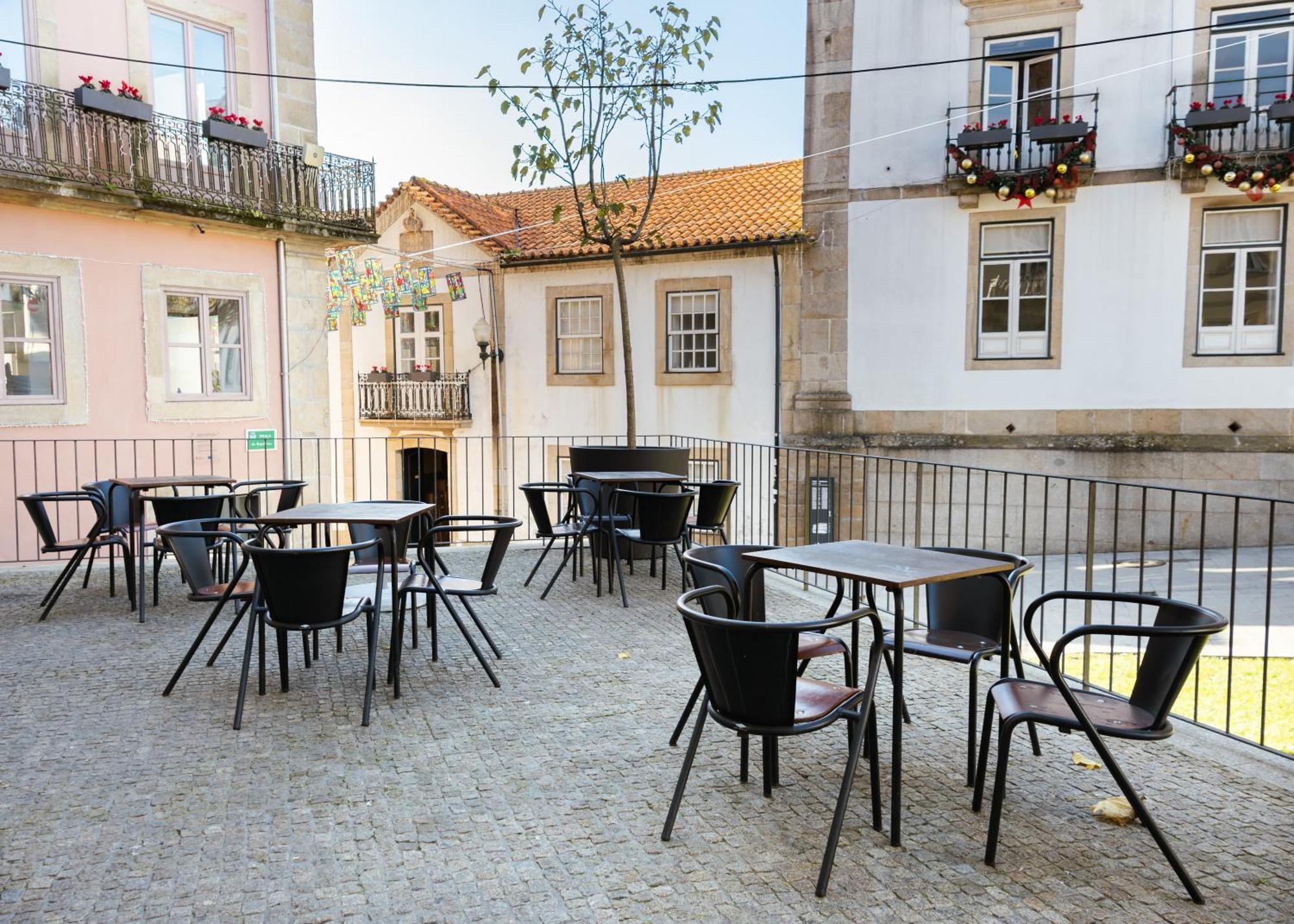Hostel da Praça Santa Maria da Feira Exterior foto